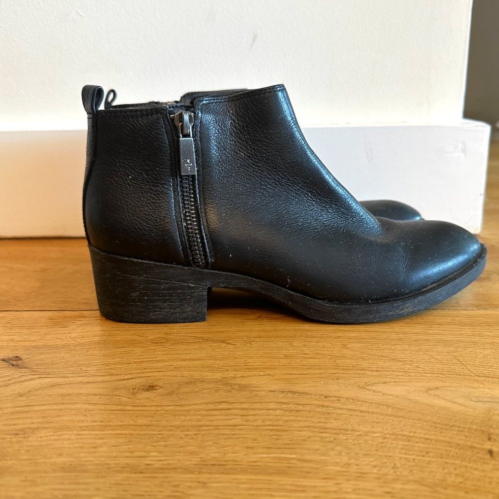 Kenneth Cole Bootie